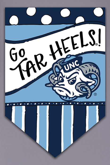 Grdn Flag - UNC Dots & Stripes